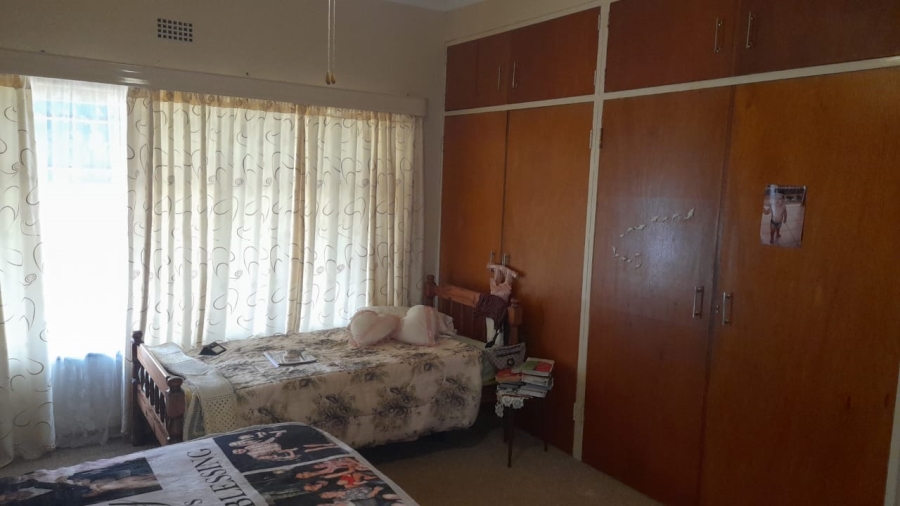 5 Bedroom Property for Sale in Hartbeesfontein North West